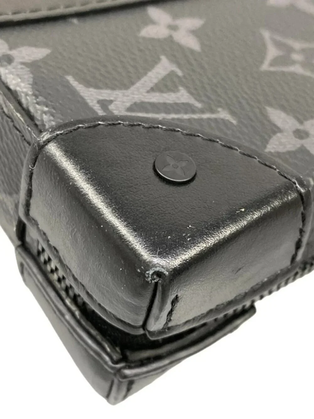 LOUIS VUITTON Soft Trunk Wallet Monogram Eclipse